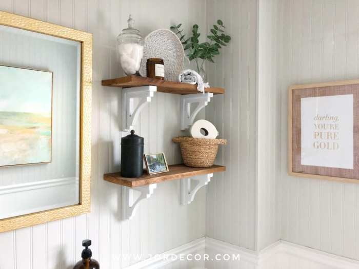 How to decorate family room shelves