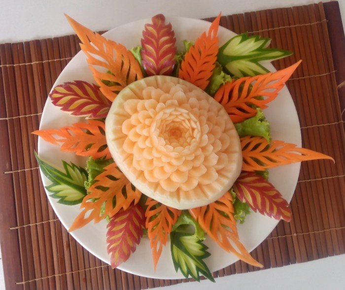 How to make fruit carving decoration