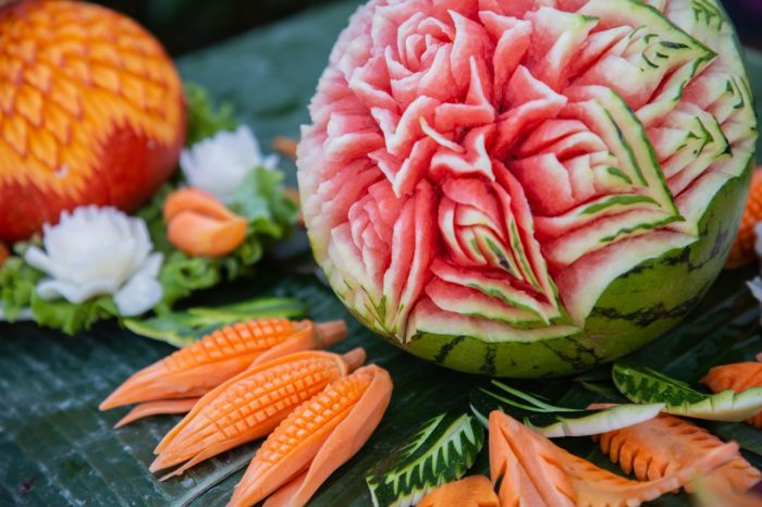 How to make fruit carving decoration