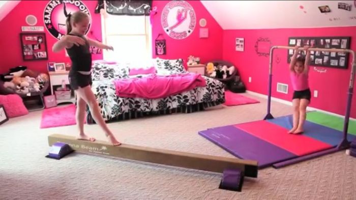 How to make gymnastics room decor