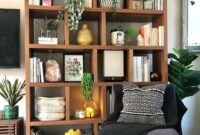 How to decorate your living room shelves